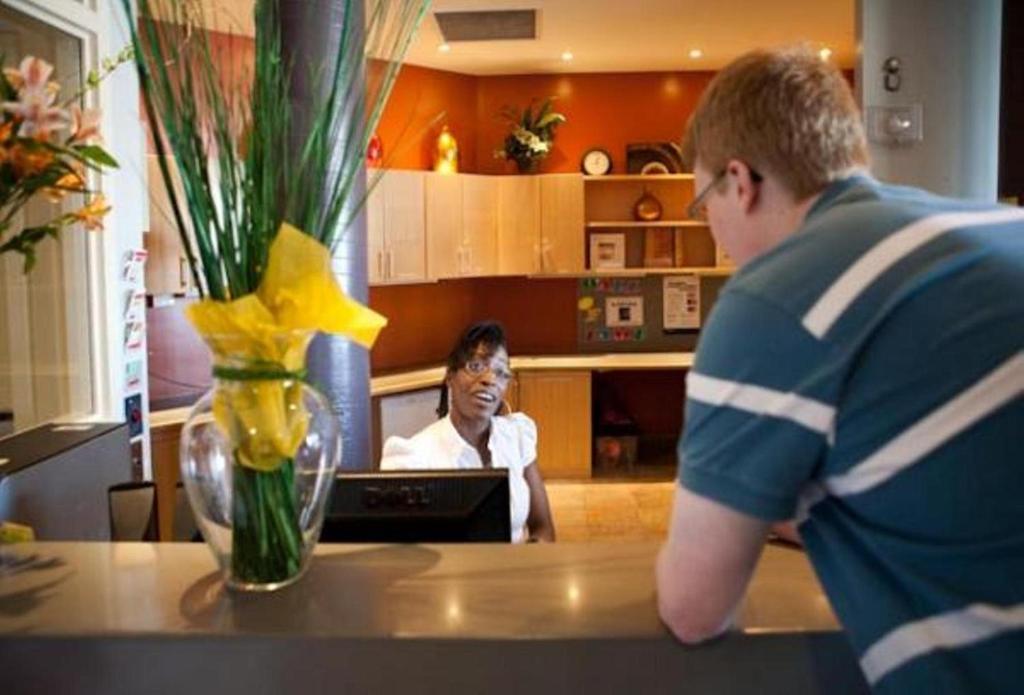 Humber College North Campus Residence Brampton Extérieur photo